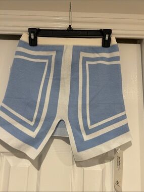 Blue & White Geometric Knit Women’s Shorts
